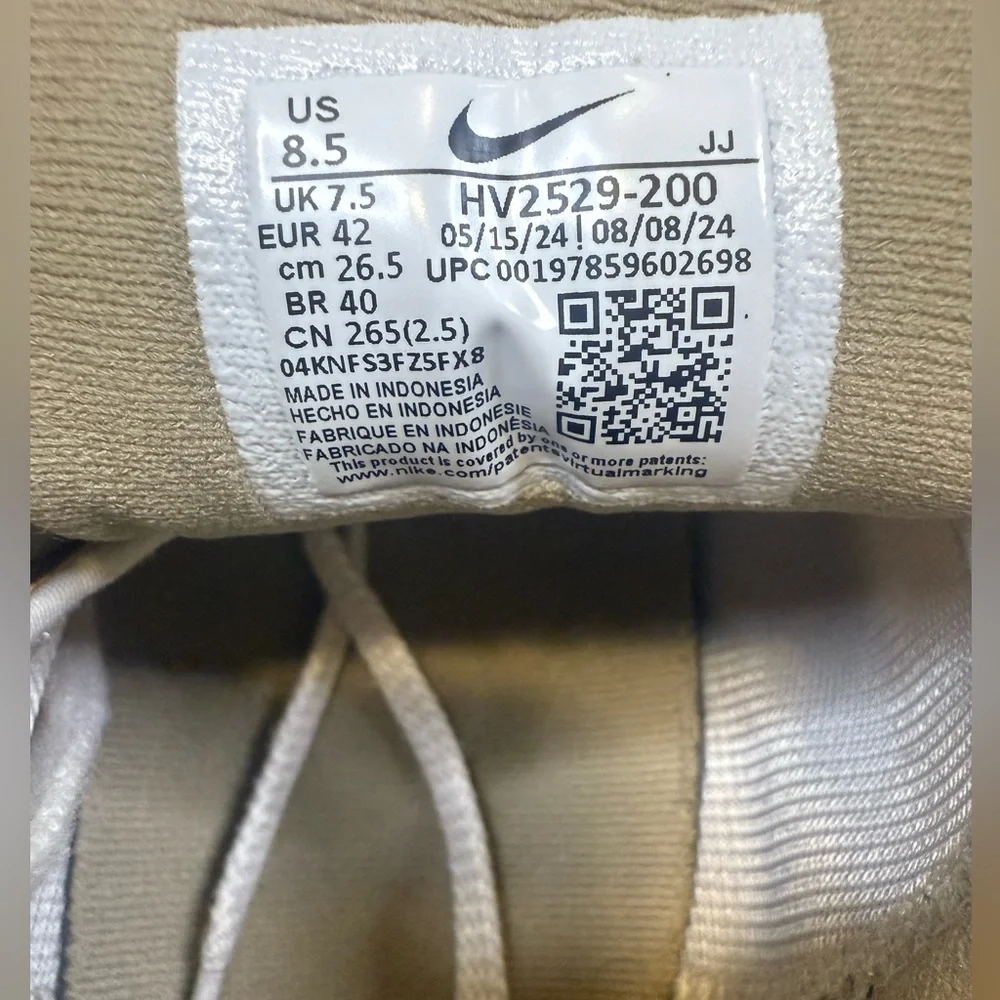 NIKE Zoom Vomero 5 Men’s 8.5/ Women’s 10 - Picture 8 of 9